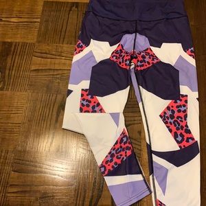 Purple-pink leopard white leggings